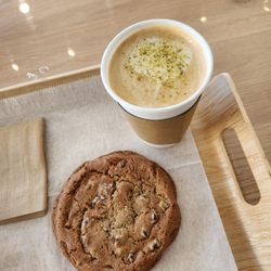 Internet And Coffee - Salted Caramel cookie and Pistachio Latte