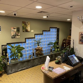 Curry Leaf - Entrance and waiting area - Thai Near Me - Eureka, California