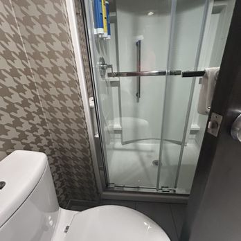 Home2 Suites By Hilton - Bathroom area - Hotels Near Me - Columbia, South Carolina