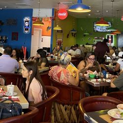 Los Corajudos Del Gordo - Dining Room