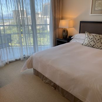 Ka La'i Waikiki Beach, LXR Hotels & Resorts - Bedroom - Hotels Near Me - Honolulu, Hawaii Ka La'i Waikiki Beach, LXR Hotels & Resorts - Bedroom - Hotels Near Me - Honolulu, Hawaii