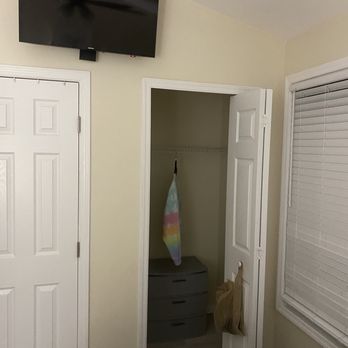 Hawks Cay Resort - Second bedroom. No dresser just a plastic 3 drawer box. Bring hangers!! - Resorts Near Me - Duck Key, Florida Hawks Cay Resort - Second bedroom. No dresser just a plastic 3 drawer box. Bring hangers!! - Resorts Near Me - Duck Key, Florida