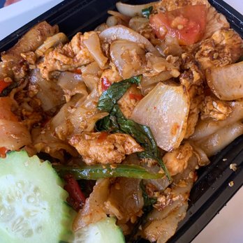 Saranrom Thai - Drunken Noodle - Thai Near Me - Elmhurst, New York