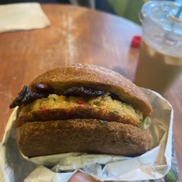 Breakfast sandwich with bacon and mung bean Breakfast sandwich with bacon and mung bean
