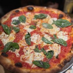 Heritage - Margarita pizza
