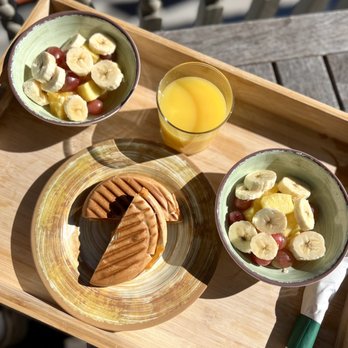 St George Inn - Breakfast on personal patio - Hotels Near Me - Saint Augustine, Florida