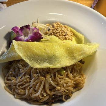 Koloa Thai Bistro - Pad Thai with beef - Thai Near Me - Koloa, Hawaii