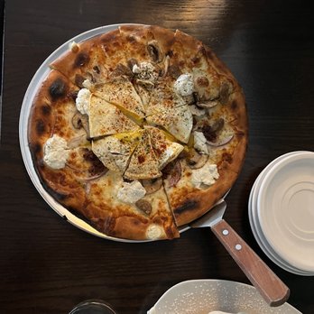 Bar Solita - Breakfast pizza - Wine Bars Near Me - Richmond, Virginia