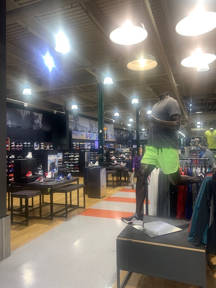 DICK’S SPORTING GOODS Updated August 2024 43 Reviews 4502 South