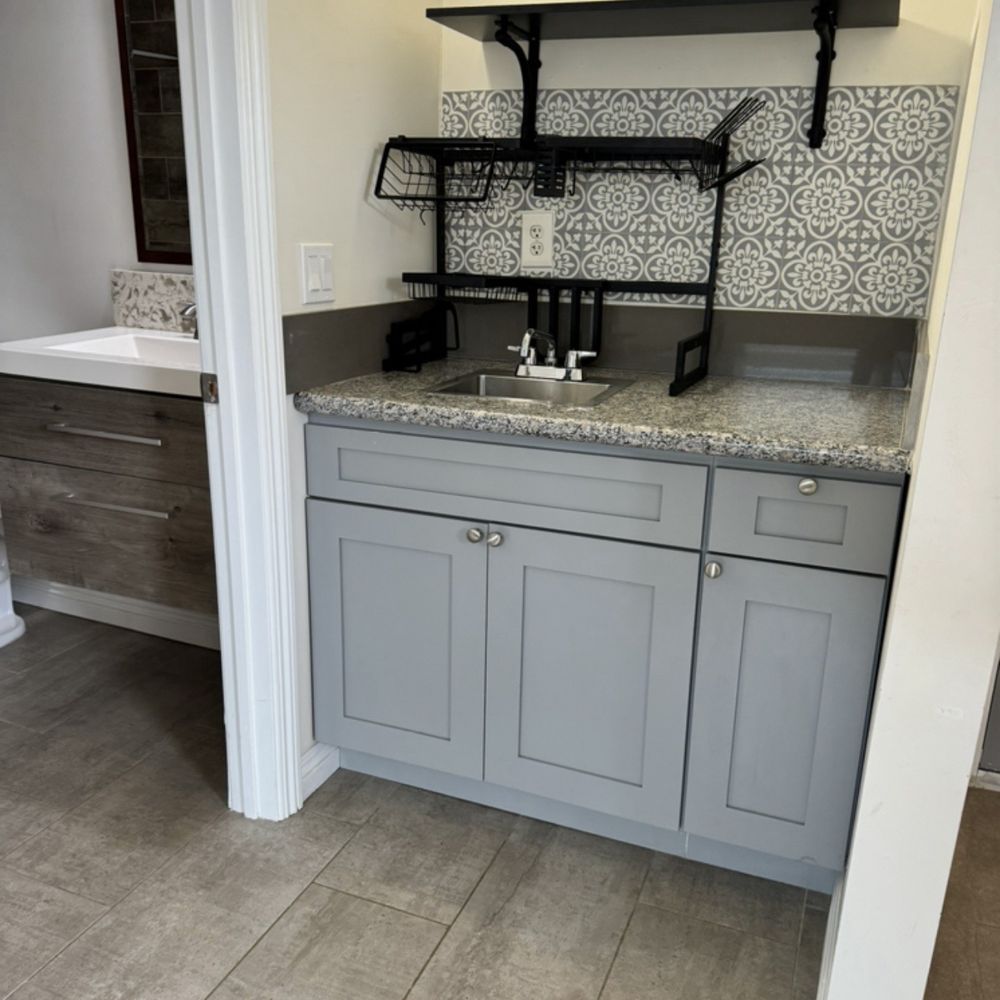Rosas Cleaning Service - Kitchenette cleaned - Home Cleaning Near Me Rosas Cleaning Service - Kitchenette cleaned - Home Cleaning Near Me