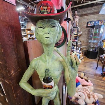 The Lucky Rabbit - Used, Vintage & Consignment Near Me - Hattiesburg, Mississippi