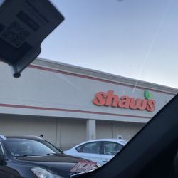 Shaw's - Shaws on River in Waltham
