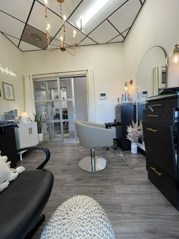 Ivory Hair Studio Logo