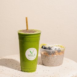 Vale Healthy Kitchen - Pineapple Matcha Smoothie and Chia Pudding