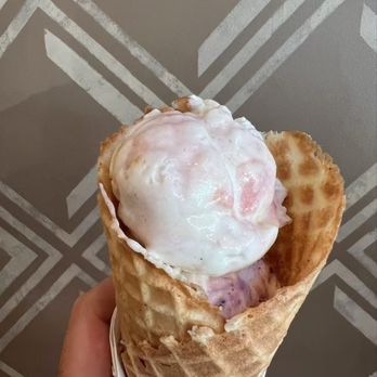 Salt & Straw - Strawberry Salad and Goat Cheese Marion berry Habanero - Ice Cream & Frozen Yogurt Near Me - Pasadena, California Salt & Straw - Strawberry Salad and Goat Cheese Marion berry Habanero - Ice Cream & Frozen Yogurt Near Me - Pasadena, California