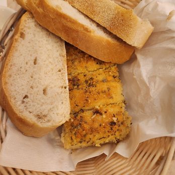 Pagliacci's Restaurant - Bread basket, plain and garlic bread - Pizza Near Me - Plainville, Connecticut Pagliacci's Restaurant - Bread basket, plain and garlic bread - Pizza Near Me - Plainville, Connecticut