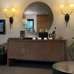 Gaige House - Gaige House drinks station