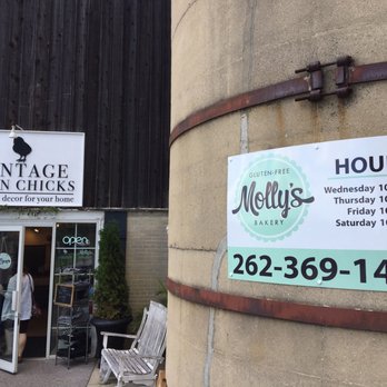 Molly's Gluten-Free Bakery - the front of the building - Bakeries Near Me - Pewaukee, Wisconsin