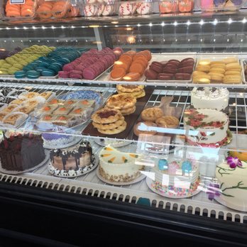 Cakeheads Bakery - Bakeries Near Me - Centennial, Colorado