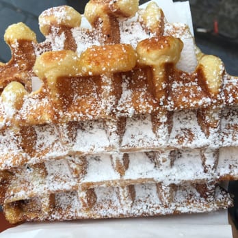 Le Funambule - Simple! Regular Waffle with Powdered Sugar - Waffles Near Me - Brussels, BRU Le Funambule - Simple! Regular Waffle with Powdered Sugar - Waffles Near Me - Brussels, BRU