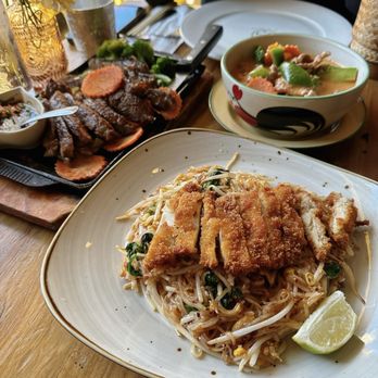 Crying Thaiger - Spicy Basil Pad Thai with Crispy Chicken - Thai Near Me - Malden, Massachusetts