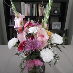 Kelly Greens Flower & Gift Shop - Feel bette flowers