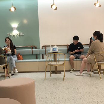 3Cat Handcrafted Beverage - Pretty seats and tables - Bubble Tea Near Me - San Gabriel, California