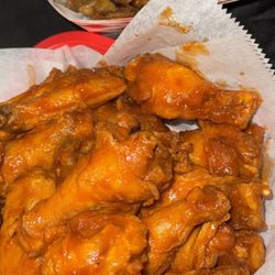 773 Lounge - Hot 20 Wings and Steak fries