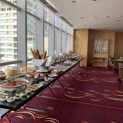 Kayla - Vista de todo el buffet
