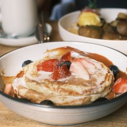 Libélula Bakery and Kitchen - Tres leches pancakes IG: @thephotographerfoodie
