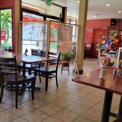 Kaliente Restaurant - Dining room