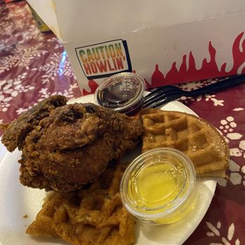 Howlin' Ray's - Chicken breast and waffles - Southern Near Me - Pasadena, California Howlin' Ray's - Chicken breast and waffles - Southern Near Me - Pasadena, California