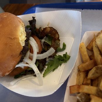 Meyer's Olde Dutch - Burger with gluten free bun-looked and tasted amazing but the bun crumbled apart while being eaten. - Burgers Near Me - Beacon, New York Meyer's Olde Dutch - Burger with gluten free bun-looked and tasted amazing but the bun crumbled apart while being eaten. - Burgers Near Me - Beacon, New York