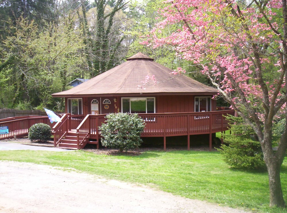 Blue Ridge Montessori School - childcare center in Asheville, NC