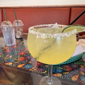 Maracas - House Margarita, Large - Mexican Near Me - Palm Springs, California Maracas - House Margarita, Large - Mexican Near Me - Palm Springs, California