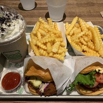 Shake Shack Mall in Columbia - Fast Food Near Me - Columbia, Maryland