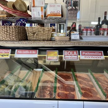 D' Gonzalez Meat Market - variety of meats - Grocery Near Me - San Leandro, California D' Gonzalez Meat Market - variety of meats - Grocery Near Me - San Leandro, California