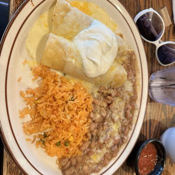 Jose Tequilas - Chicken Sour Cream Enchiladas - Mexican Near Me - Williamsburg, Virginia Jose Tequilas - Chicken Sour Cream Enchiladas - Mexican Near Me - Williamsburg, Virginia