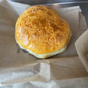 Cafe Aloe - Pineapple bun - Cafes Near Me - Bellevue, Washington Cafe Aloe - Pineapple bun - Cafes Near Me - Bellevue, Washington