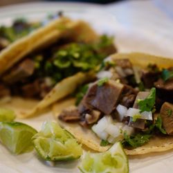 Don Pancho Villa - Tacos de Lengua y Cabeza