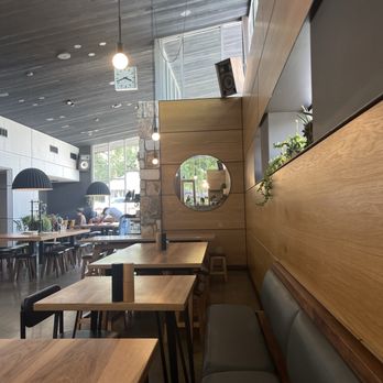 Proud Mary - Inside - Breakfast & Brunch Near Me - Austin, Texas Proud Mary - Inside - Breakfast & Brunch Near Me - Austin, Texas