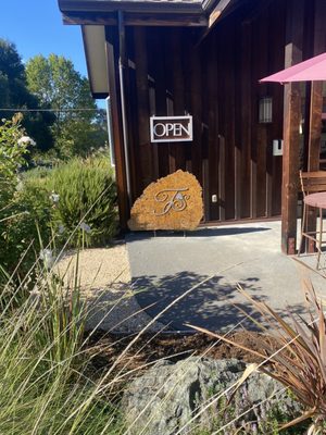 Foursight Wines by null