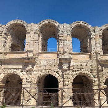 Arènes d'Arles - Landmarks & Historical Buildings Near Me - Arles, 13 Arènes d'Arles - Landmarks & Historical Buildings Near Me - Arles, 13