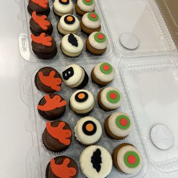 Sprinkles - Irvine - Bakeries Near Me - Irvine, California