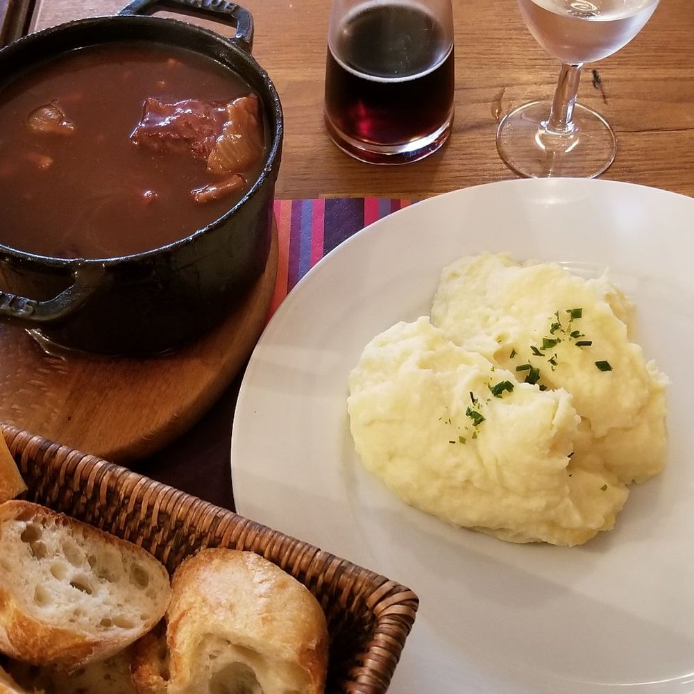 La Cave Gourmande - Beef bourguignon and mashed potatoes - Bistros Near Me - Paris, 75 La Cave Gourmande - Beef bourguignon and mashed potatoes - Bistros Near Me - Paris, 75