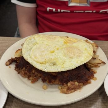 Lou Mitchell's - Corned Beef Hash - Breakfast & Brunch Near Me - Chicago, Illinois