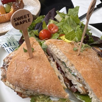 Sweet Maple - Chicken sandwich - Breakfast & Brunch Near Me - Palo Alto, California Sweet Maple - Chicken sandwich - Breakfast & Brunch Near Me - Palo Alto, California