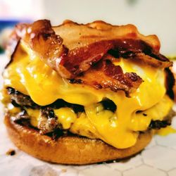 BurgerCo - Double cheeseburger with Bacon