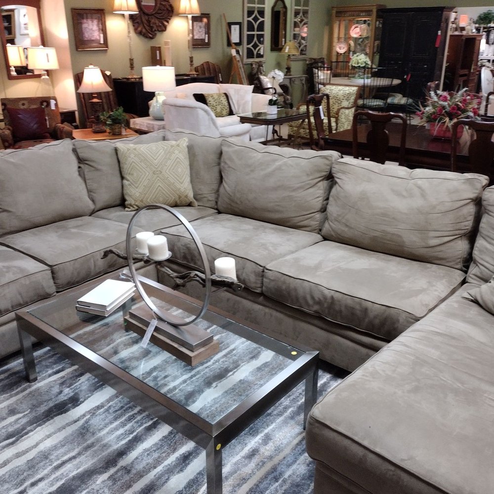 Consignment Solutions - Fantastic and comfortable sectional - Furniture Stores Near Me - Leesburg, Virginia