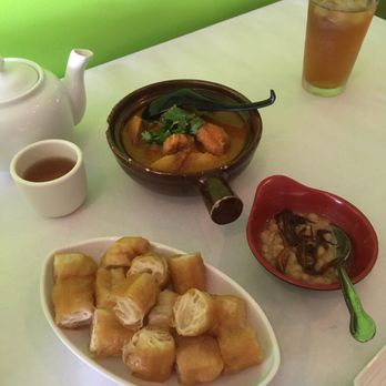 Pa Lian - Curry and fried bread - Burmese Near Me - Wheaton, Illinois